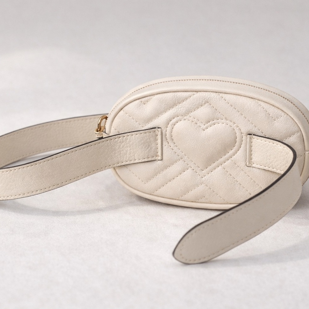 Gucci Cream Quilted Leather Belt Bag with Gold GG Logo - Picture 4 of 6